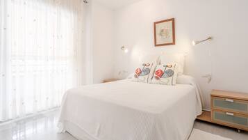 3 Schlafzimmer, Bügeleisen/Bügelbrett, Reisekinderbett, WLAN