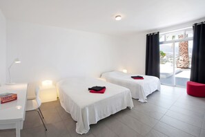 2 chambres, fer et planche à repasser, Wi-Fi gratuit, draps fournis