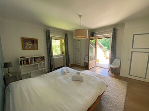 5 Schlafzimmer, Bügeleisen/Bügelbrett, kostenloses WLAN, Bettwäsche