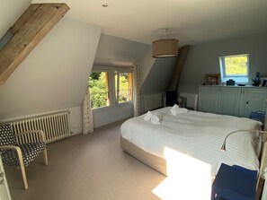 5 Schlafzimmer, Bügeleisen/Bügelbrett, kostenloses WLAN, Bettwäsche