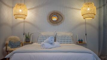 1 slaapkamer, een bureau, geluiddichte muren