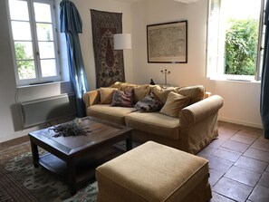 TV, fireplace, DVD player, table tennis