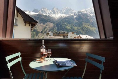 Apartment Lachenal - Alpes Agency - Central Chamonix - Sleeps 2-4
