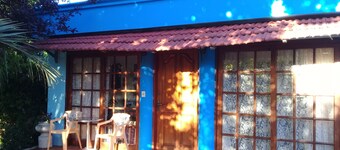 SIMPÁTICA CASA DE 2 DORMITORIOS A 7 CUADRAS DE LA PLAYA MANSA