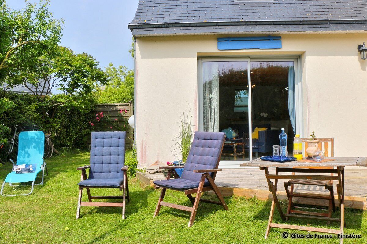 Brittany end 500m Beaches near ROSCOFF BATZ SANTEC island