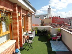 Outdoor dining - Penthouse center with large terrace, renovated and sunny. Wifi - License (Valladolid)
