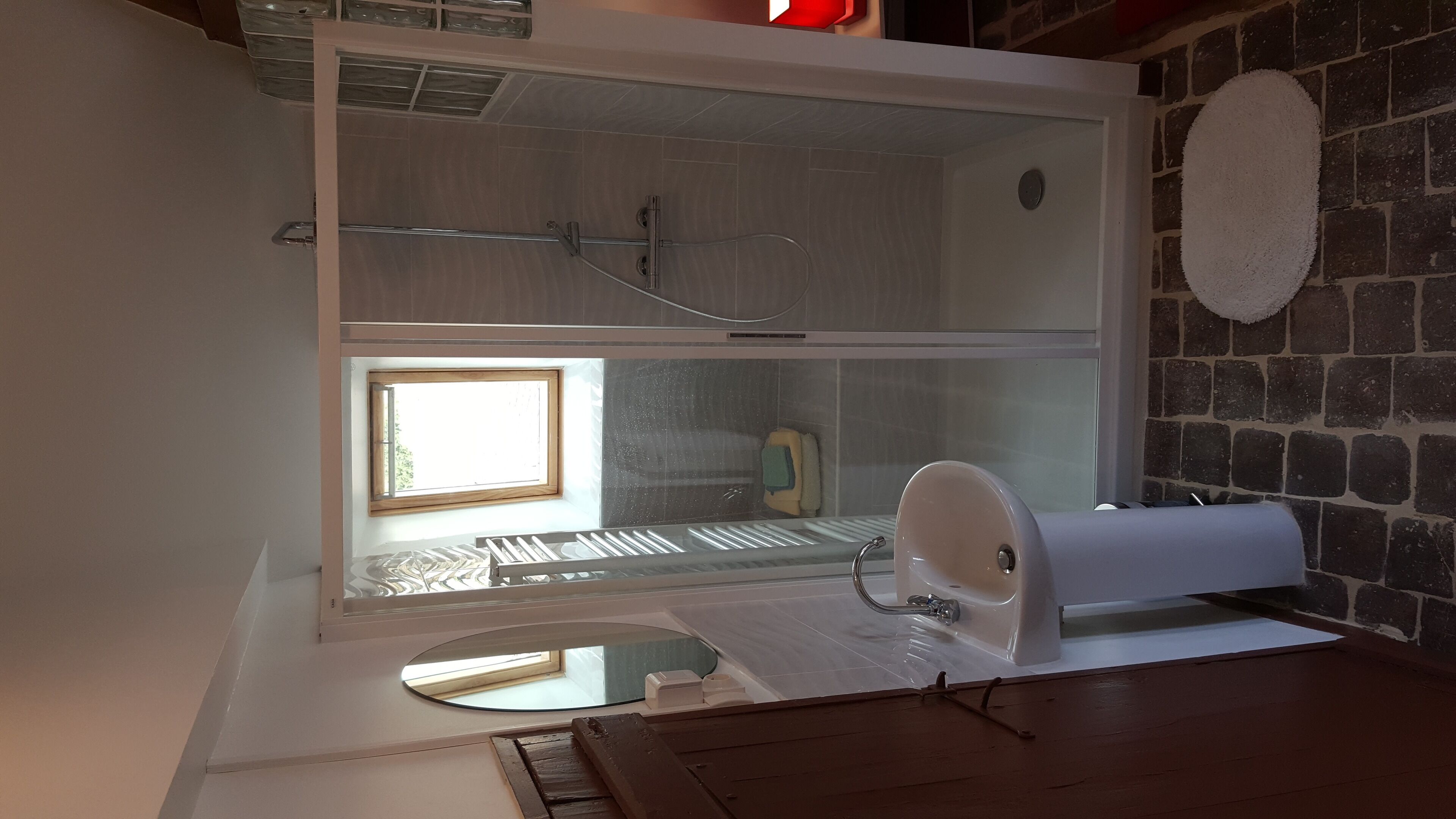 Charming room ideal for lovers! ... (New bedding! )