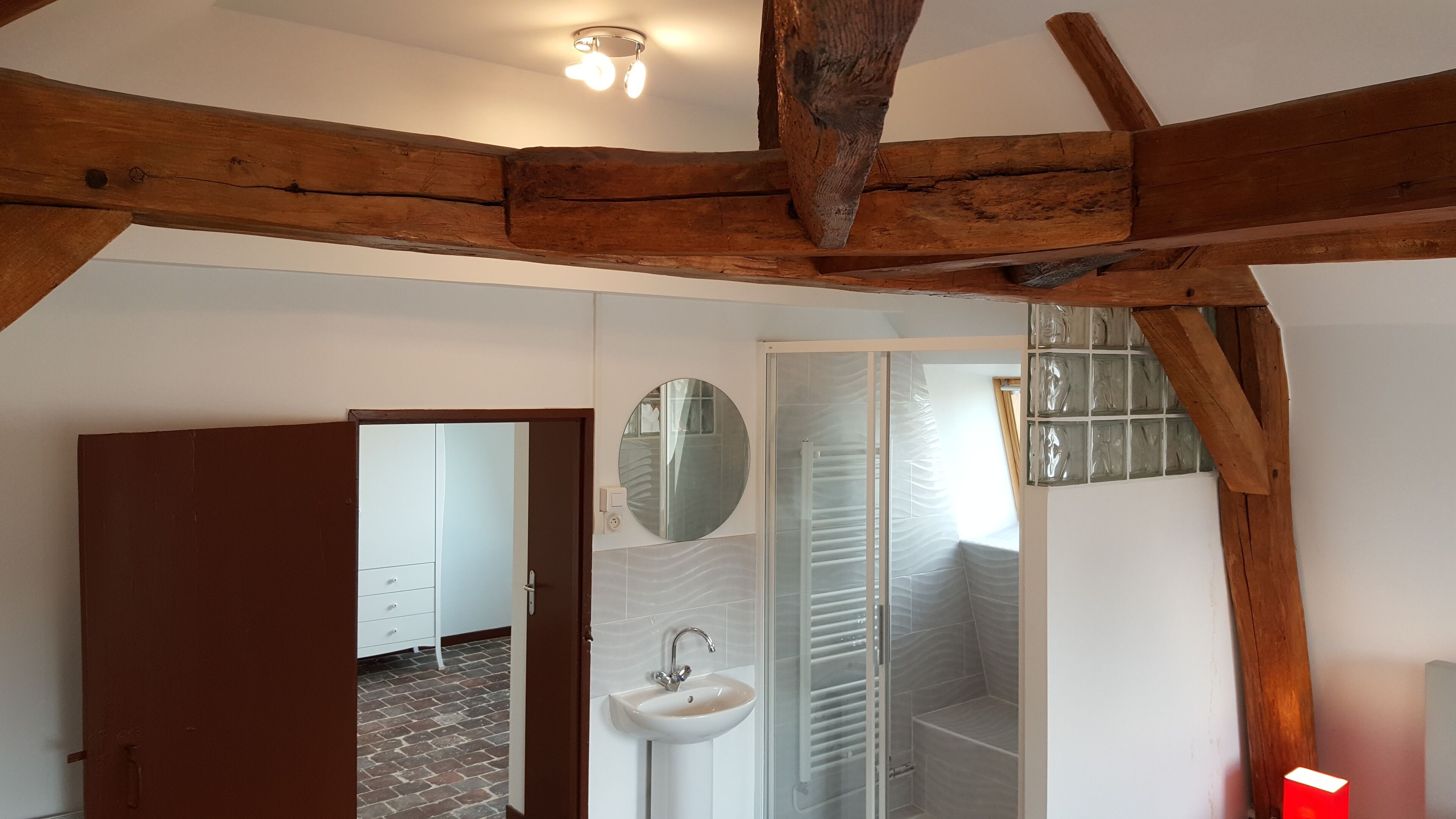 Charming room ideal for lovers! ... (New bedding! )