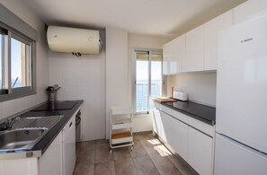 Réfrigérateur, micro-ondes, four, lave-vaisselle