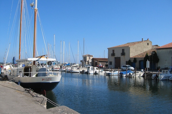 Marseillan port