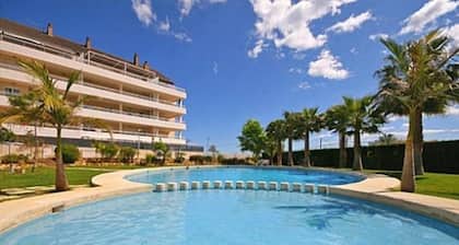 Grand espace au bord de la mer