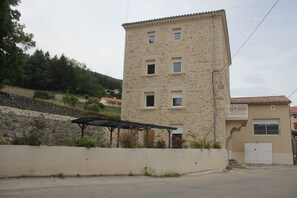 Exterior - family/friends suite (Vanosc)