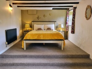 4 bedrooms, desk, iron/ironing board, free WiFi - 4 bedroom barn conversion on smallholding with alpacas, goats and pigs (Lanner,)