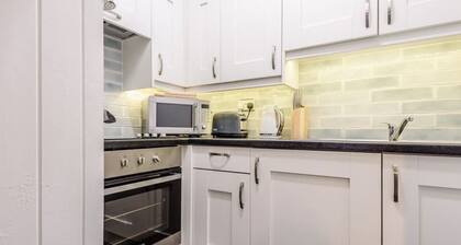 Cosy Fisherman's Cottage  in the very heart of Aberdovey -Pet Friendly