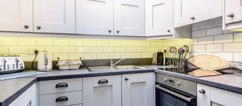 Cosy Fisherman's Cottage in the very heart of Aberdovey -Pet Friendly