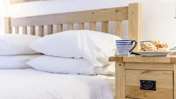 1 bedroom, iron/ironing board, travel cot, free WiFi