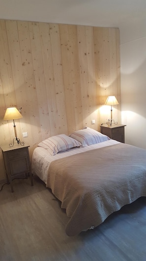 3 bedrooms, iron/ironing board, WiFi