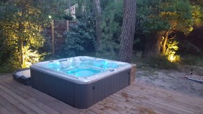 Outdoor spa tub - HOSSEGOR basco landaise house near lake, center and beaches (Soorts-Hossegor)