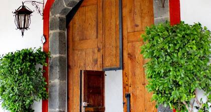 COMFORTABLE AND WARM OYAMEL DEPARTMENT IN OLD HOUSE 30 MIN. FROM TOLUCA