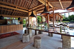 Outdoor dining - 4 Bedroom Kayu Villa - 3000 Sqm (Denpasar)