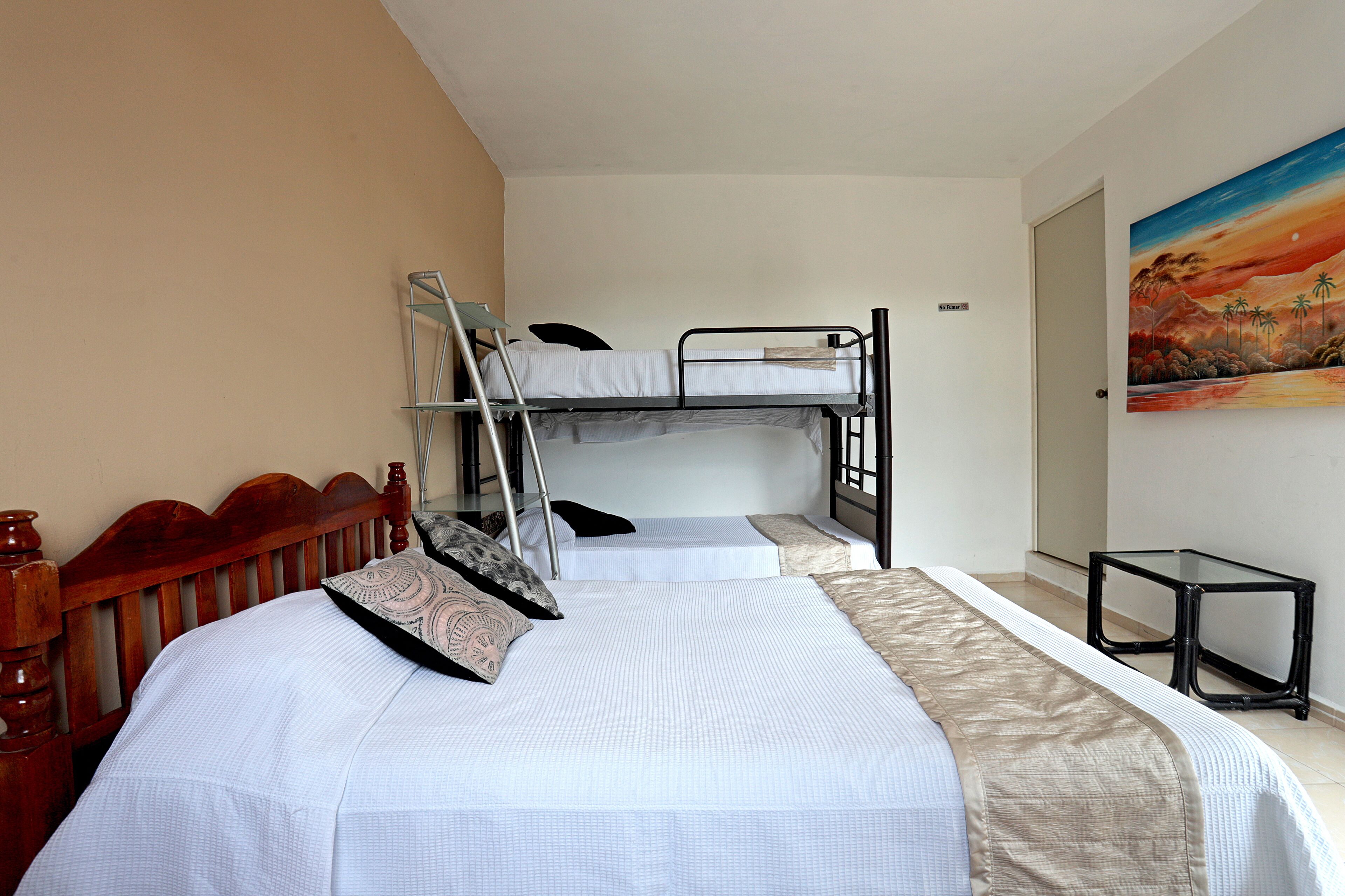 5 bedrooms, iron/ironing board, WiFi, bed sheets