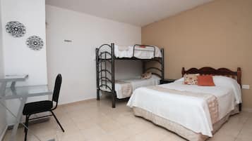 5 bedrooms, iron/ironing board, WiFi, bed sheets