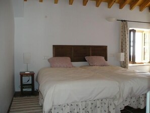 3 Schlafzimmer, Bügeleisen/Bügelbrett, Reisekinderbett, Bettwäsche