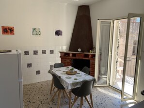 تناول الطعام