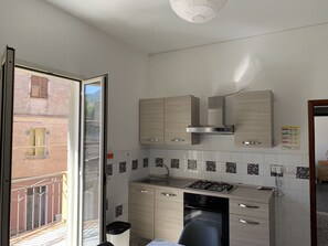 ميكروويف، مستلزمات طهي/أطباق/أوعية