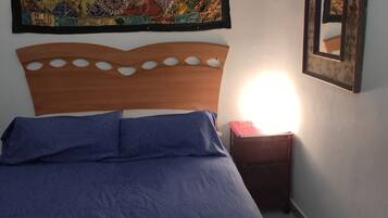 3 slaapkamers, een strijkplank/strijkijzer, wifi, beddengoed