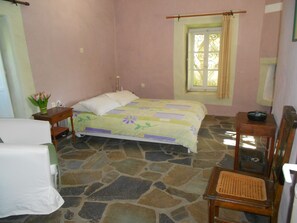 3 Schlafzimmer, Schreibtisch, Bügeleisen/Bügelbrett, kostenloses WLAN