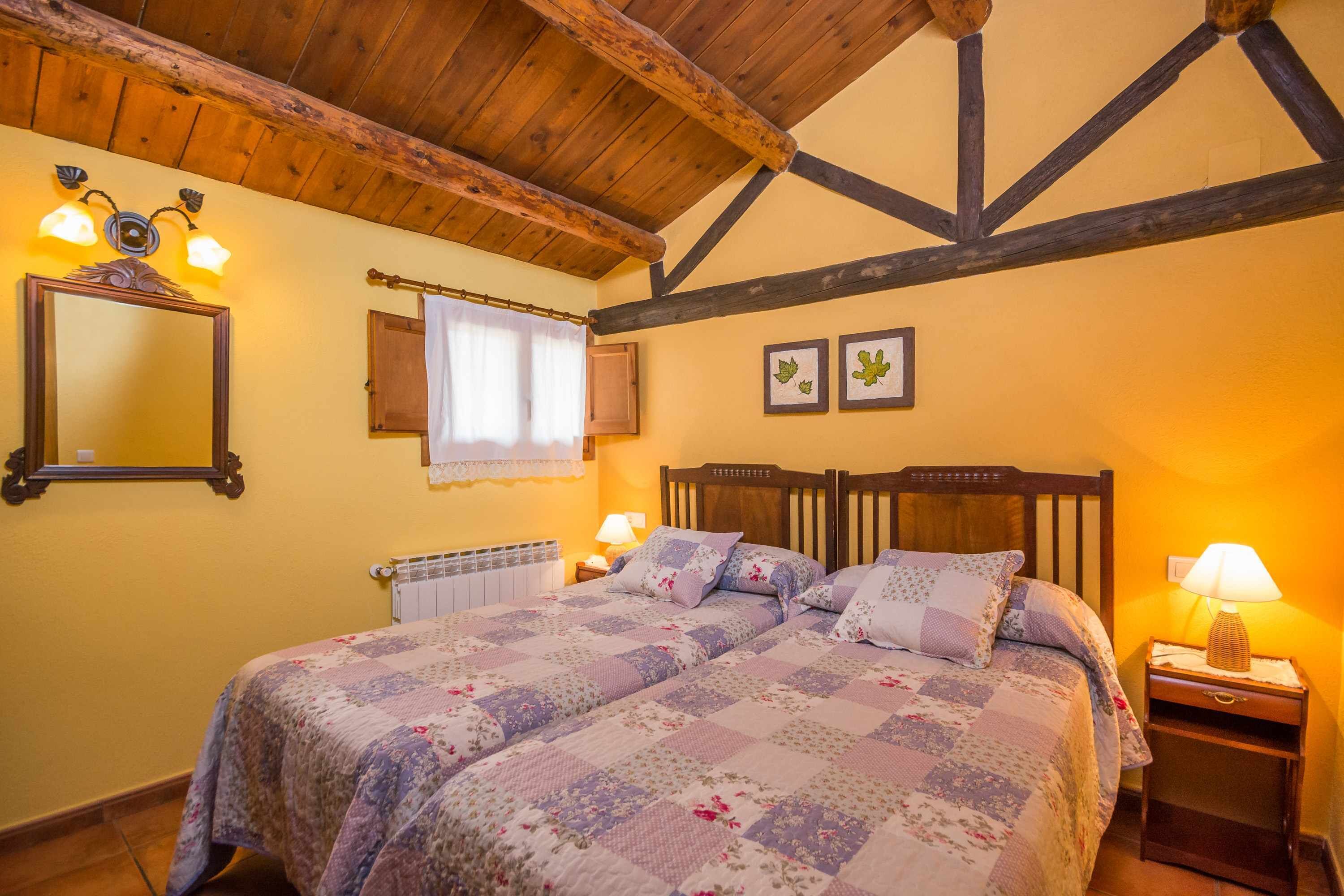 LOOKOUT HOUSE II. Duplex with fireplace and terrace