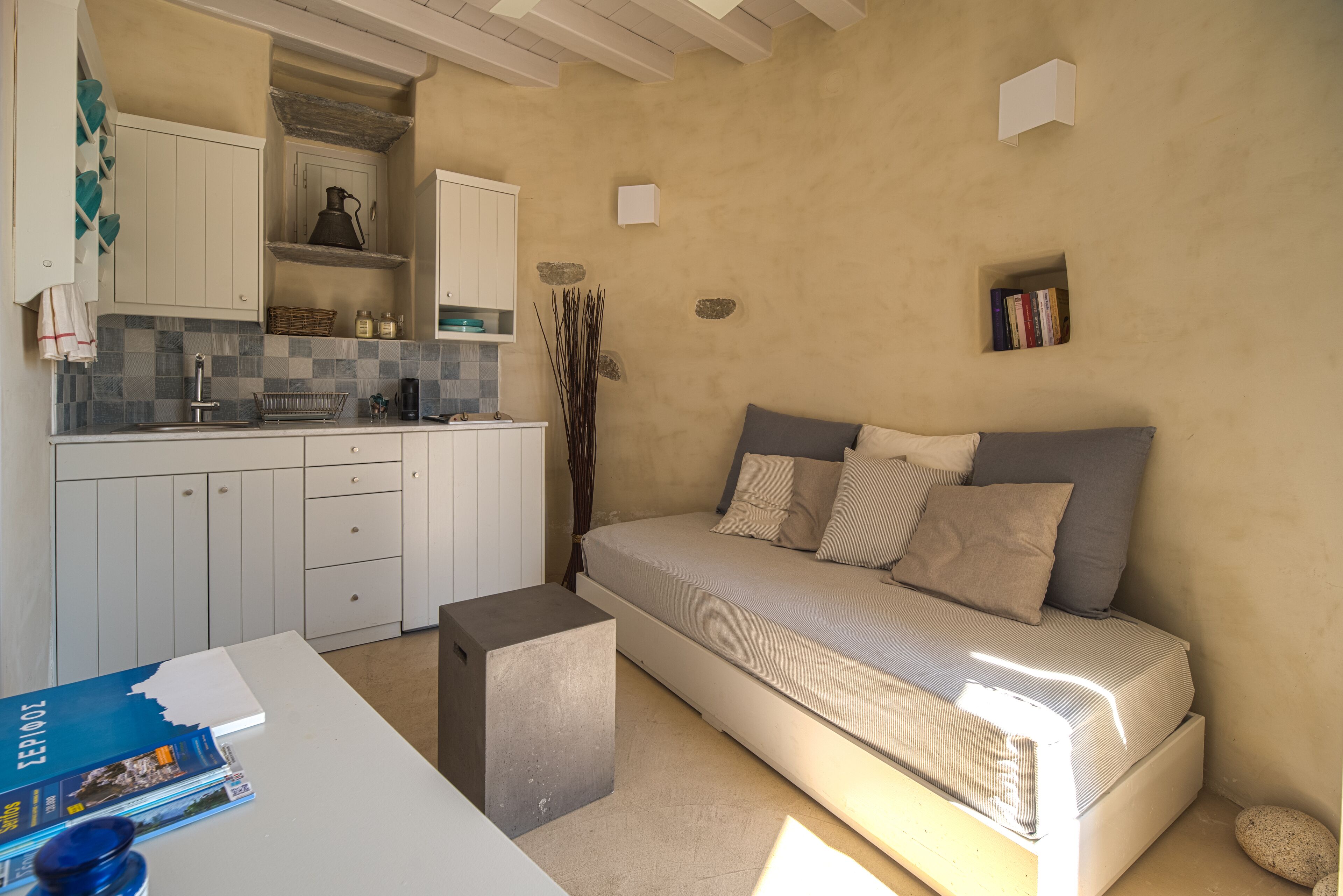 TRADITIONAL WINDMILL PROPERTY IN CHORA