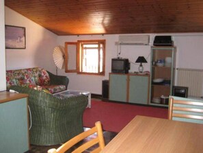 Smart TV, table tennis