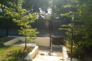 Property grounds - DISNEYLAND PARIS "Angels'Inn" COTTAGE 4 PEOPLE + BABY (Coutevroult)