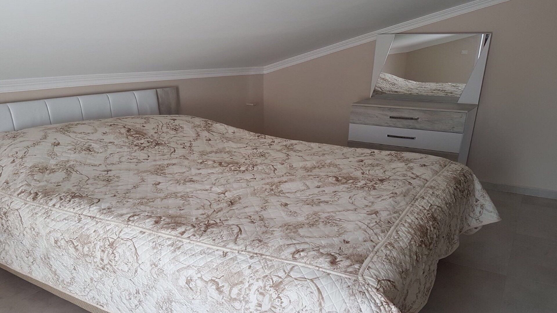 Luxury 2 storey apartment in Gulluk, Turkey with a sea view