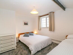 2 chambres, fer et planche à repasser, Wi-Fi gratuit, draps fournis