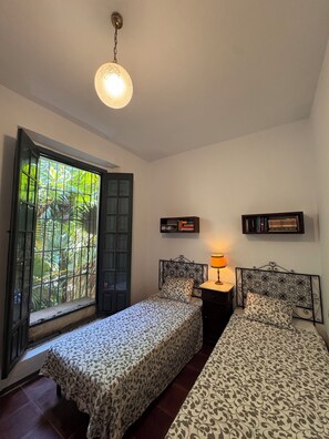 4 Schlafzimmer, Bügeleisen/Bügelbrett, Reisekinderbett, kostenloses WLAN