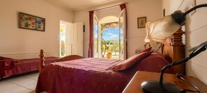 1 bedroom, iron/ironing board, travel crib, free WiFi - An Old Mas in Provence, Sun and Swimming Pool (Cabannes)