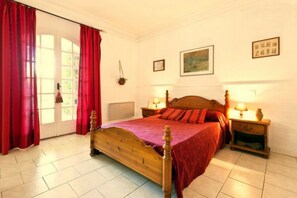 1 chambre, fer et planche à repasser, lit parapluie, Wi-Fi gratuit