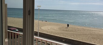 For rent T2- Leucate plage - 1er D- Front de mer