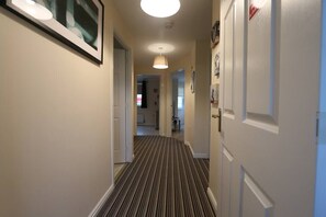 Interior - Premium ground floor 2 bedroom apartment - Fast WiFi (Dunfermline)