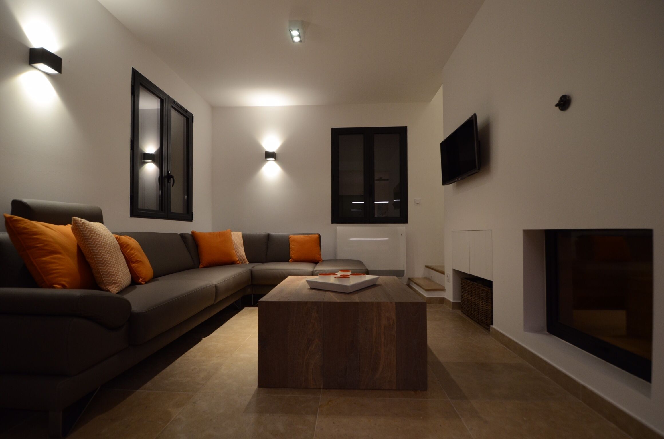 Spacious apartment in a modern Provencal style, at the foot of Bald Mountain