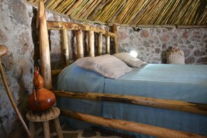 Traditional Bungalow, Private Bathroom, Garden View | Individually decorated, individually furnished, desk, free WiFi