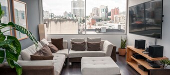 Modern 2bd flat with majestic city views and jacuzzi