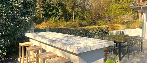 Outdoor dining