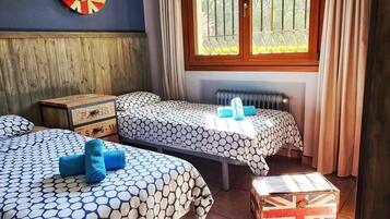 6 dormitorios, tabla de planchar con plancha, wifi y ropa de cama