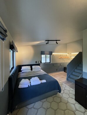 7 bedrooms, in-room safe, desk, iron/ironing board - Exquisite Vacation Home in Estoril, with pool, new Fully Equipped Gym (Estoril)