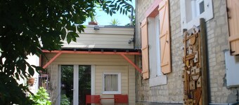 Fully equipped studio with private parking