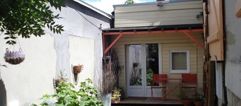 Fully equipped studio with private parking